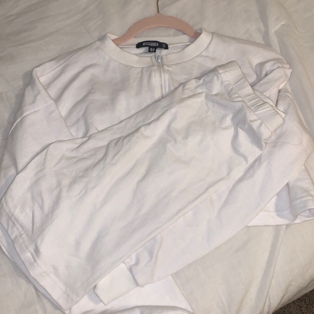 White Half Zip Sweatshirt and Biker Shorts Set